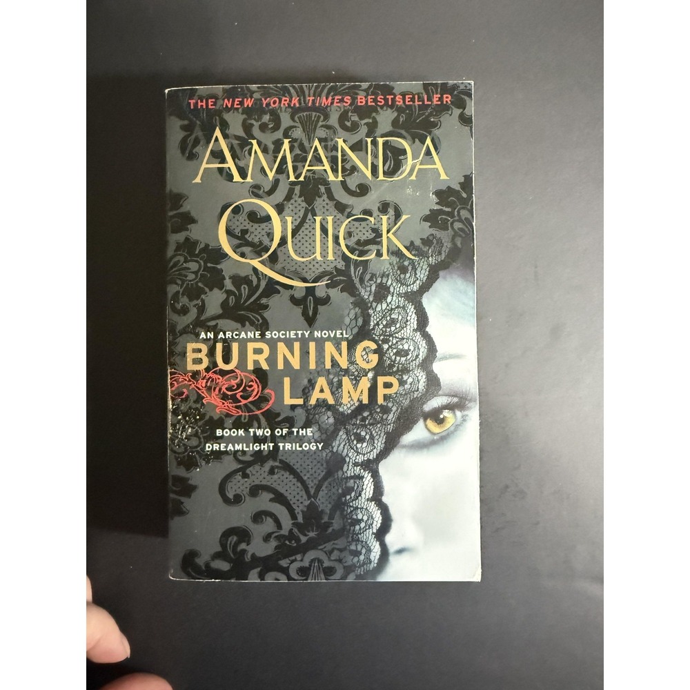 Burning Lamp Amanda Quick Penguin PB Black Paranormal Romance Dreamlight Trilogy